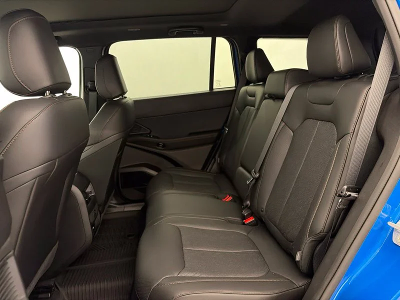 Used 2026 Blue Jeep Overland image 15