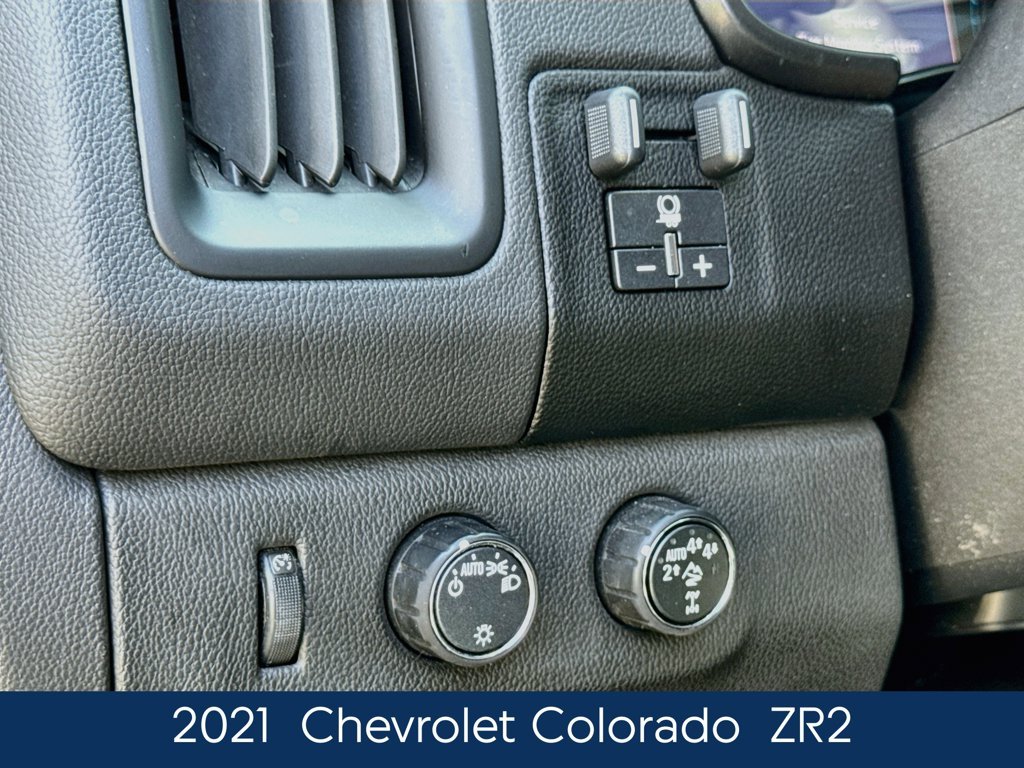 Used 2021  Chevrolet ZR2 image 22