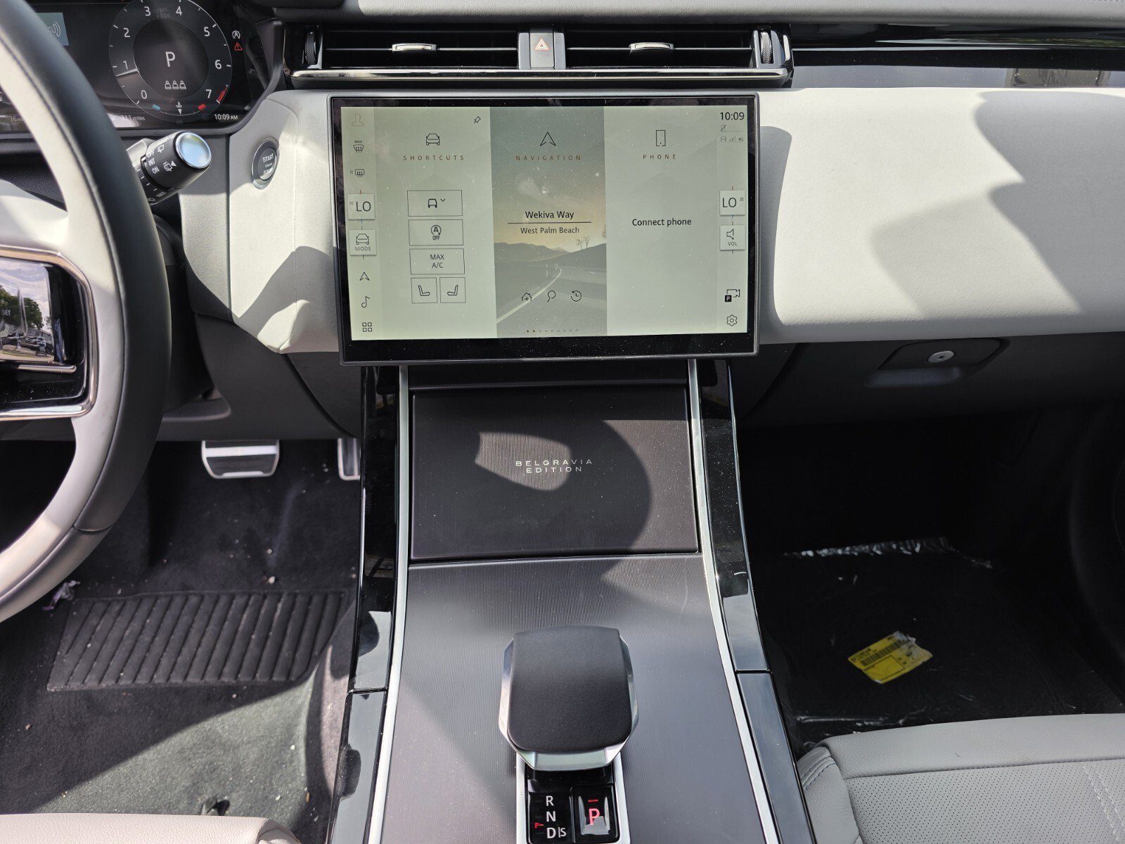 New 2026 Charente Grey Land Rover P250 Belgravia Edition image 15
