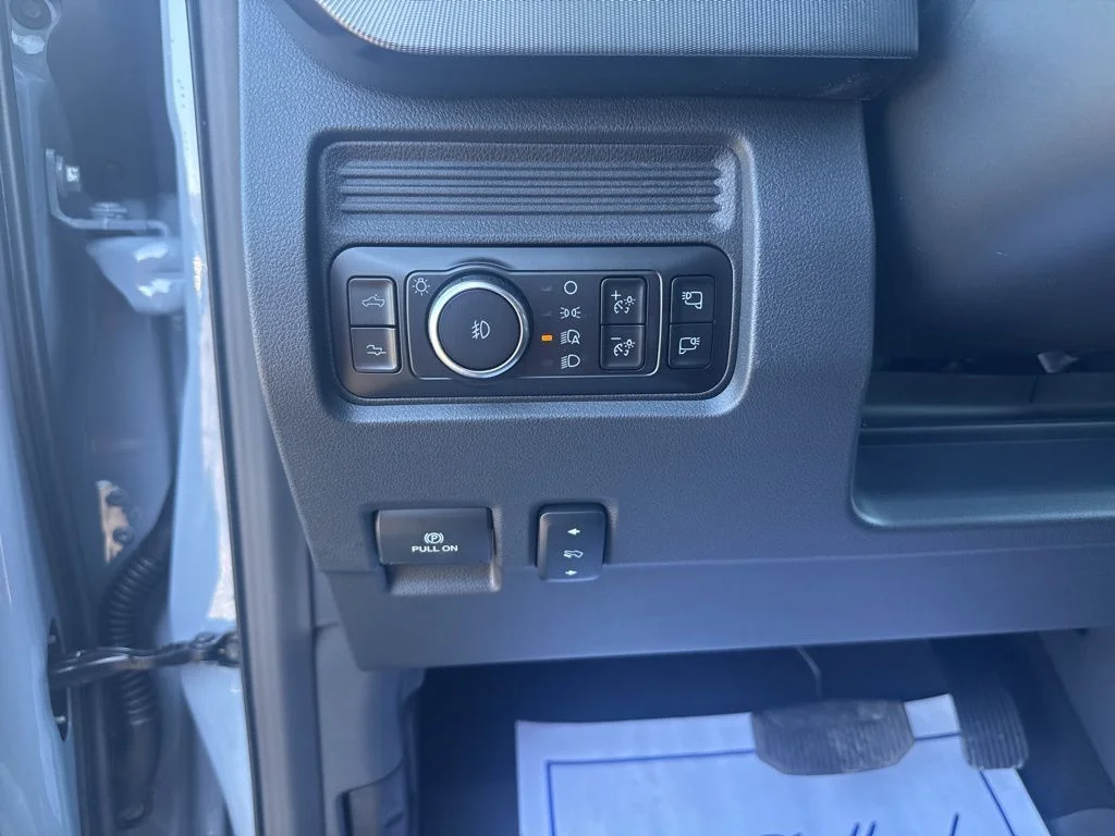 New 2026 Glacier Gray Metallic Tri-Coat Ford F-250® Platinum® image 36