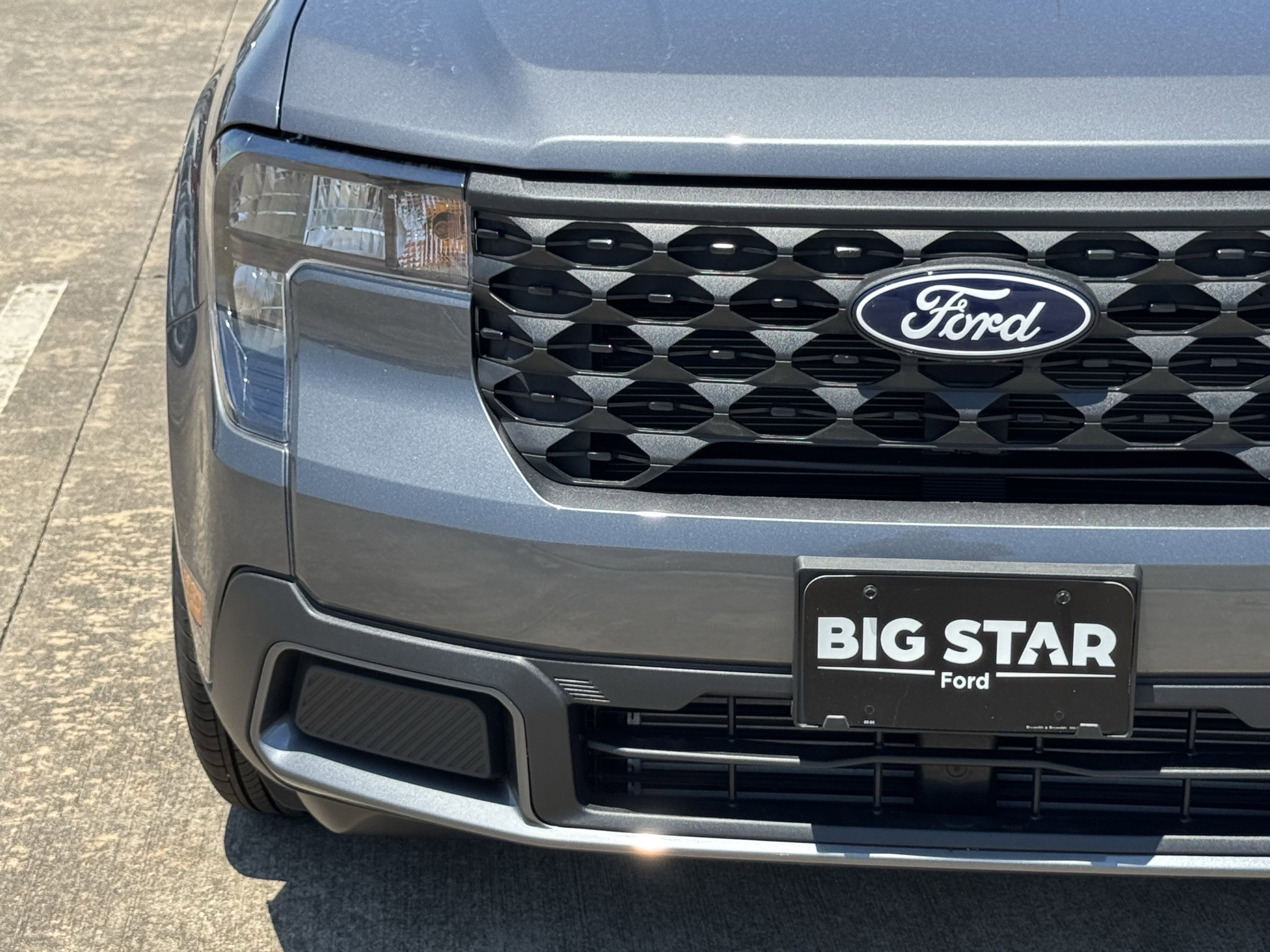 New 2026 Carbonized Gray Metallic Ford XLT image 5