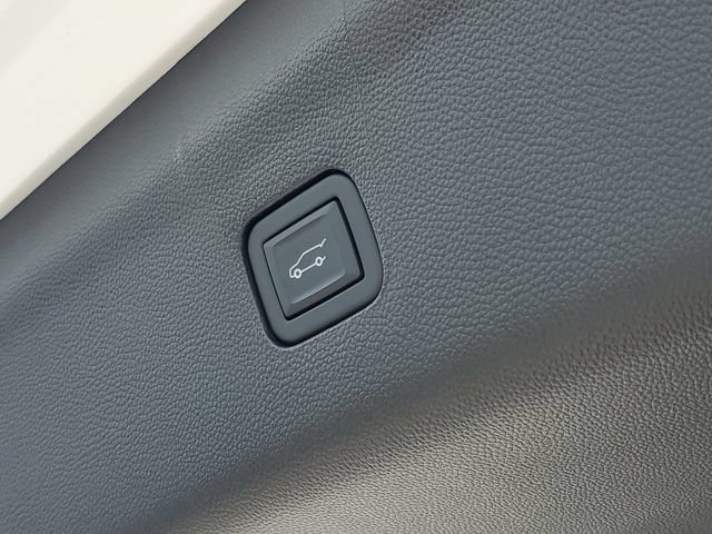 Used 2024 White Frost Tricoat Buick Avenir image 30