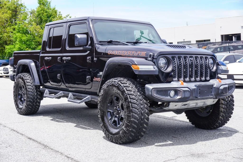Used 2022 Black Jeep Mojave image 3