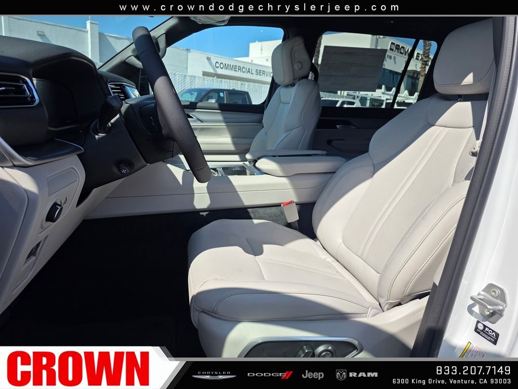 New 2026 Bright White Clear-Coat Exterior Paint Jeep  image 17