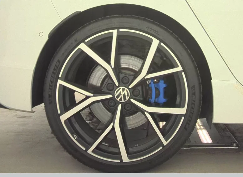 Used 2023 White Volkswagen 2.0T image 15