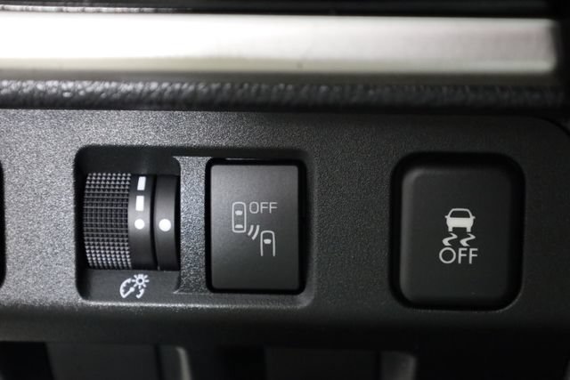 Used 2018 Crystal White Pea Subaru Premium Black Edition w/EyeSight image 7