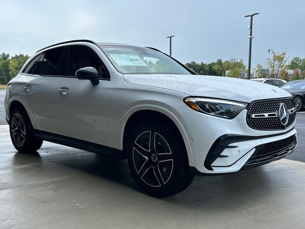 New 2027 Polar White Mercedes-Benz GLC 300 image 2