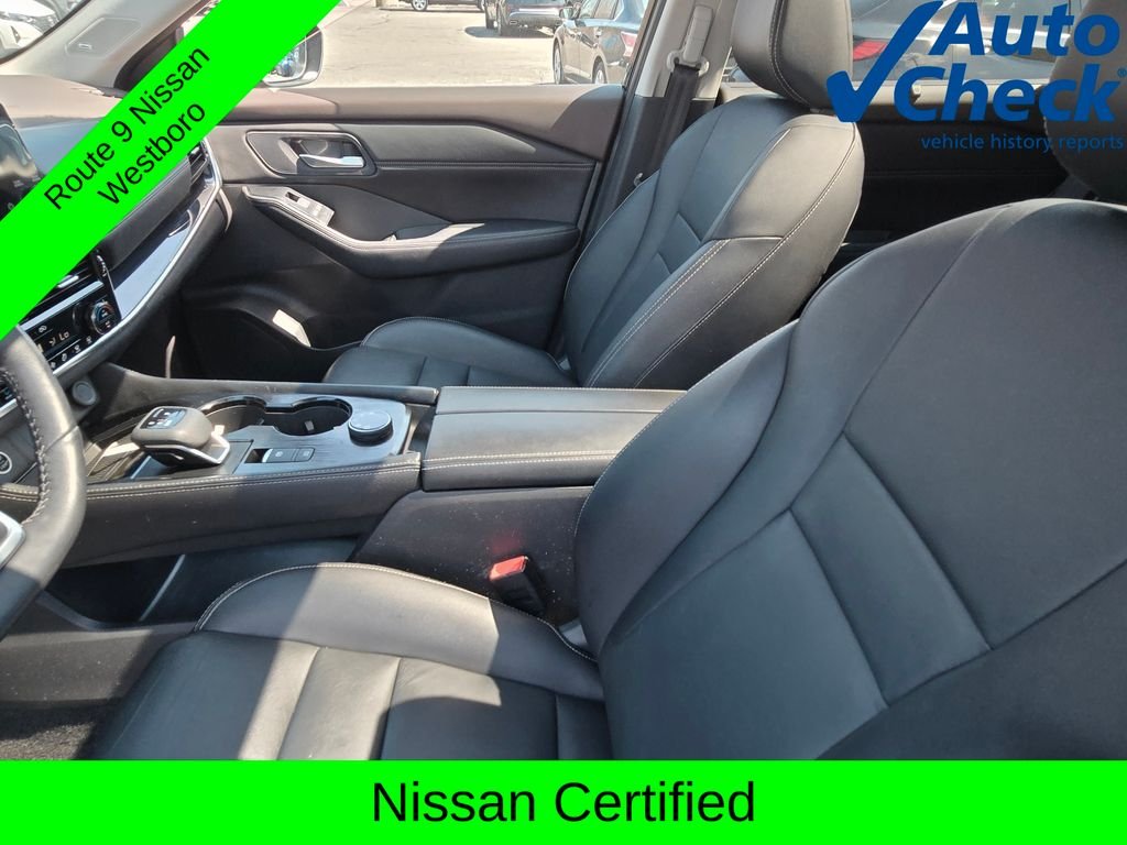 Used 2023 Black Nissan SL image 18
