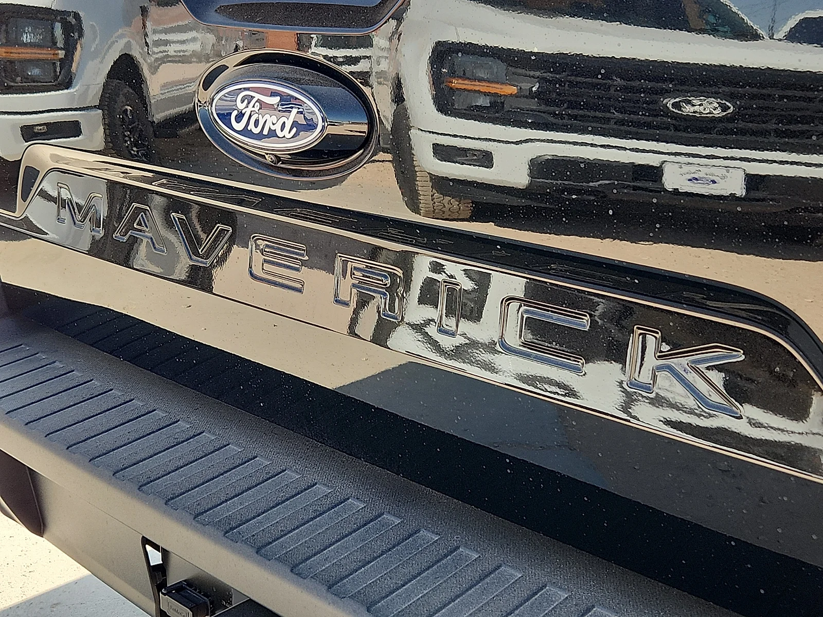 New 2026 Shadow Black Ford XLT image 11