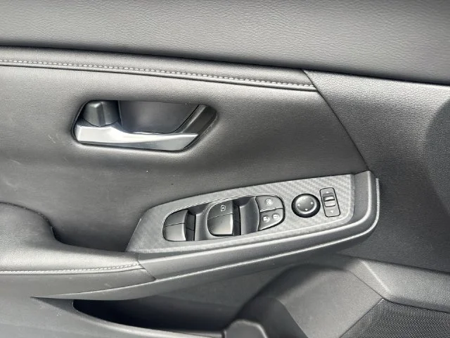 Used 2025 Gray Nissan SV image 27