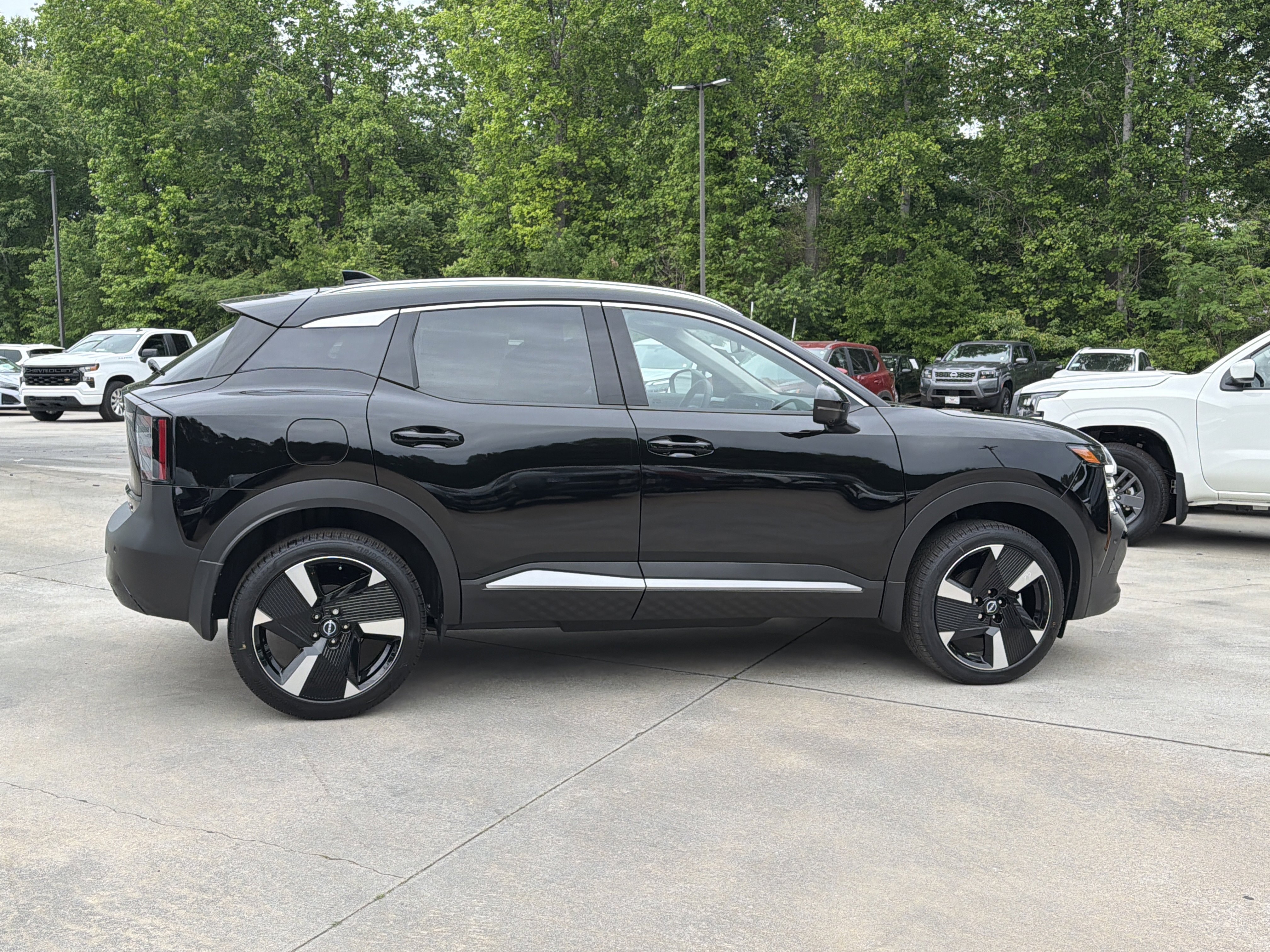 New 2026 Super Black Nissan SR image 9