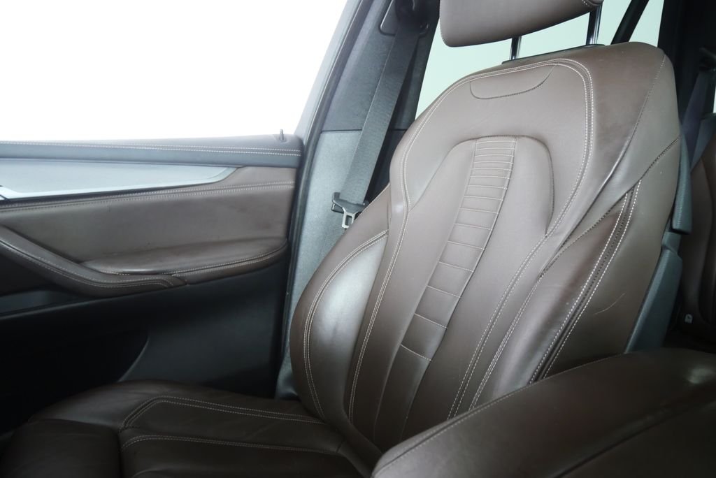 Used 2014 Carbon Black Metallic BMW xDrive50i image 19