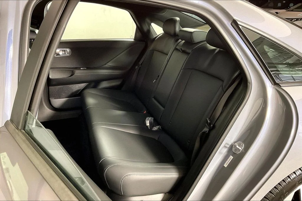 Used 2025 Blue Hyundai SEL image 25