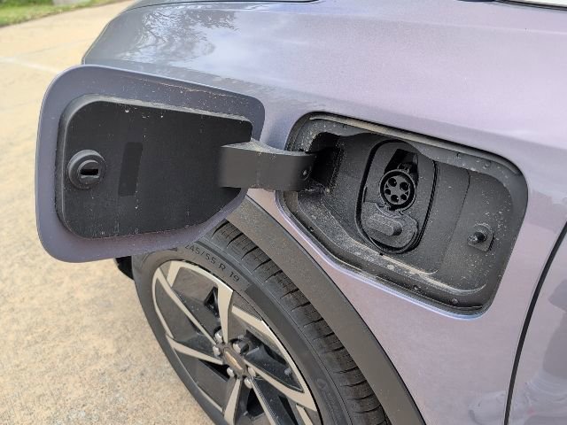 New 2026 Galaxy Gray Metallic Chevrolet LT image 33