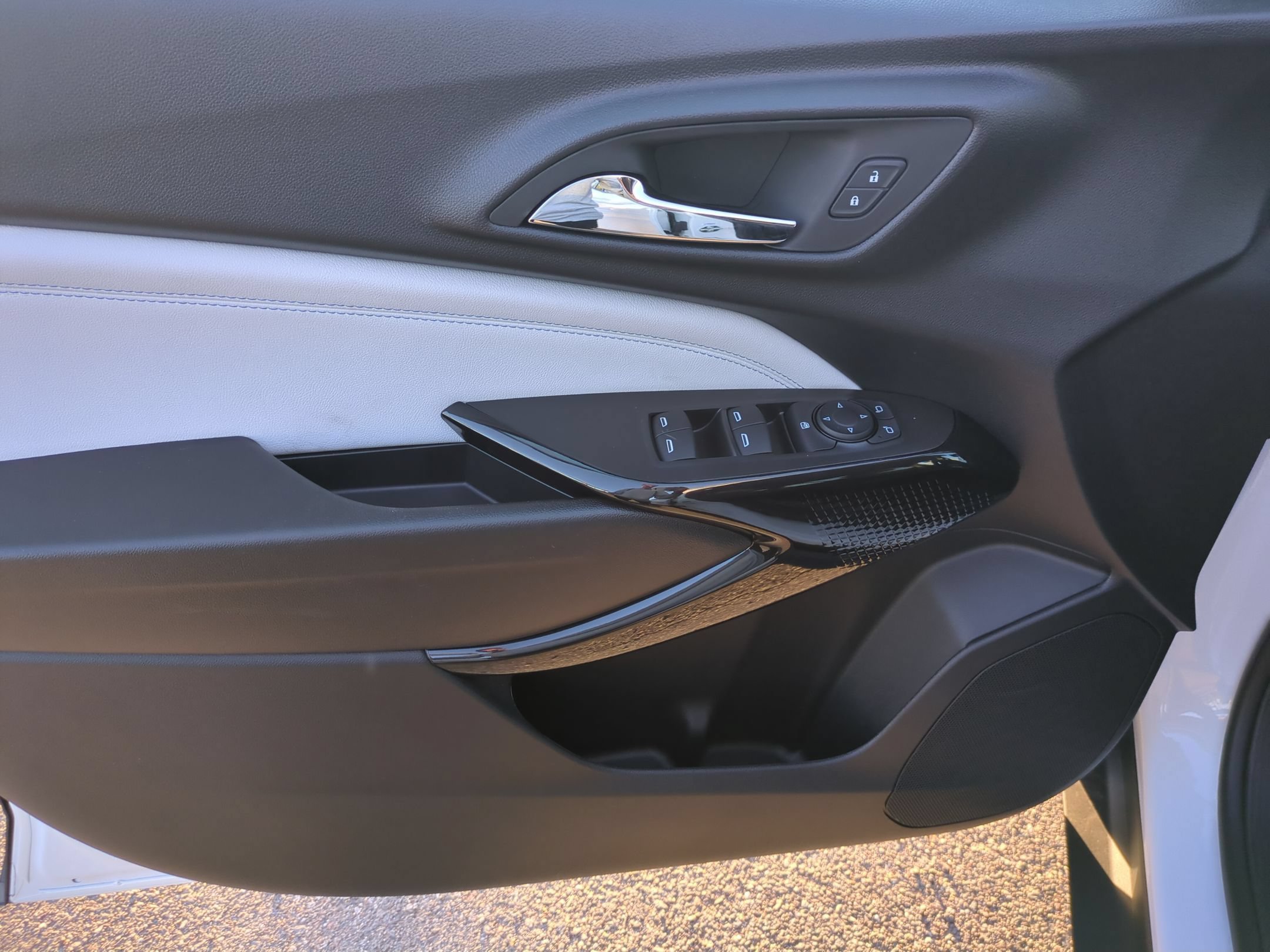 New 2026 Summit White Chevrolet LT image 23