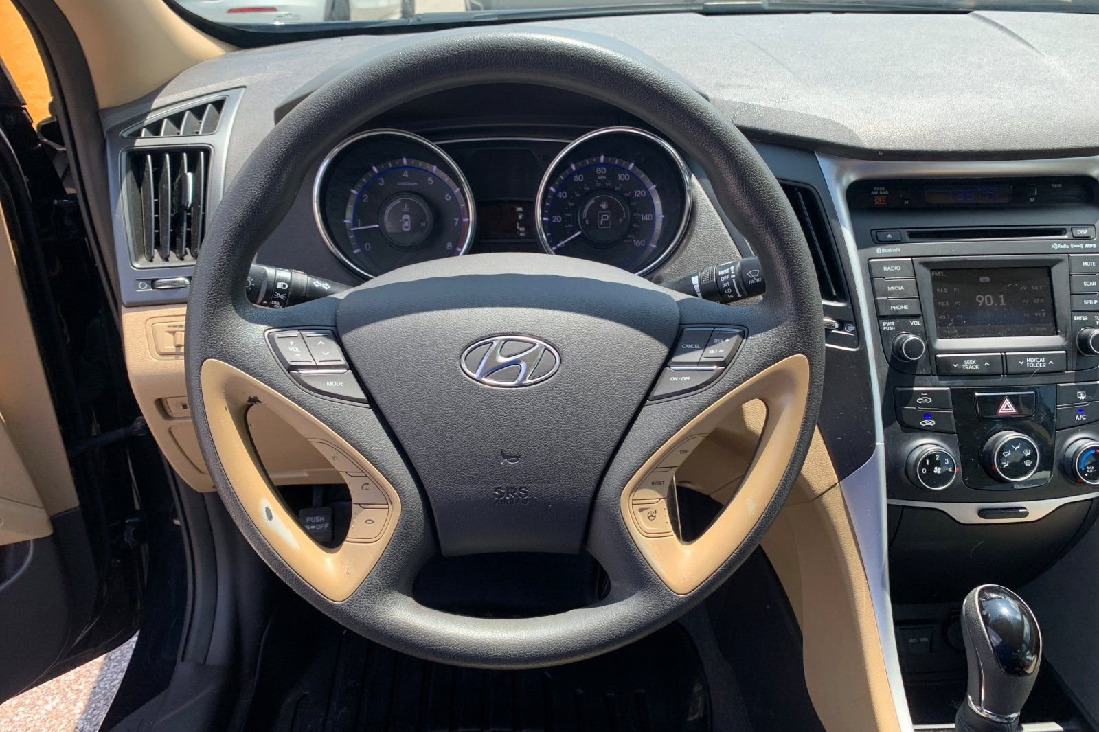 Used 2014 Black Hyundai GLS image 24