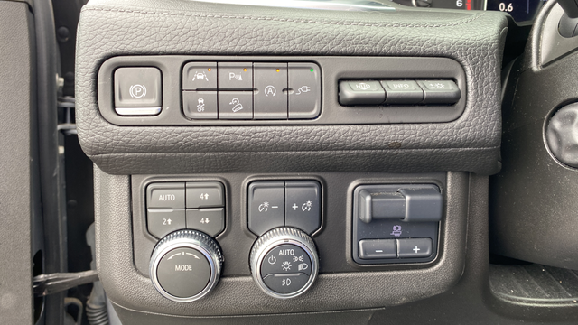 Used 2021 Gray GMC Denali image 33