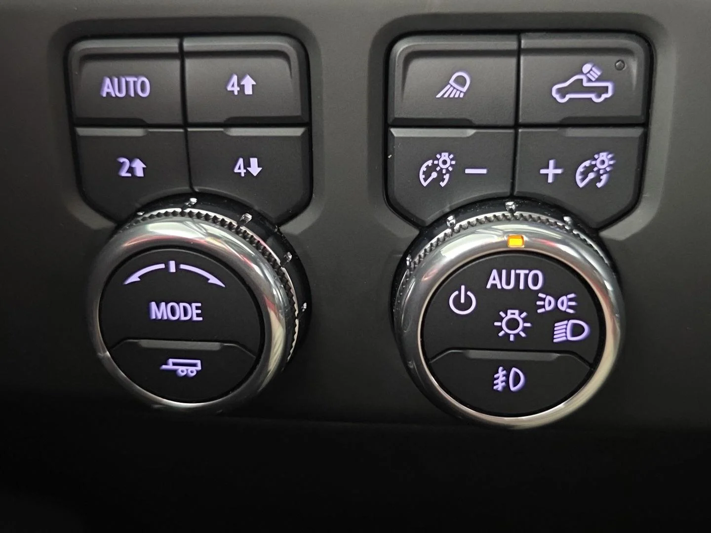 Used 2025 Onyx Black GMC Denali image 29