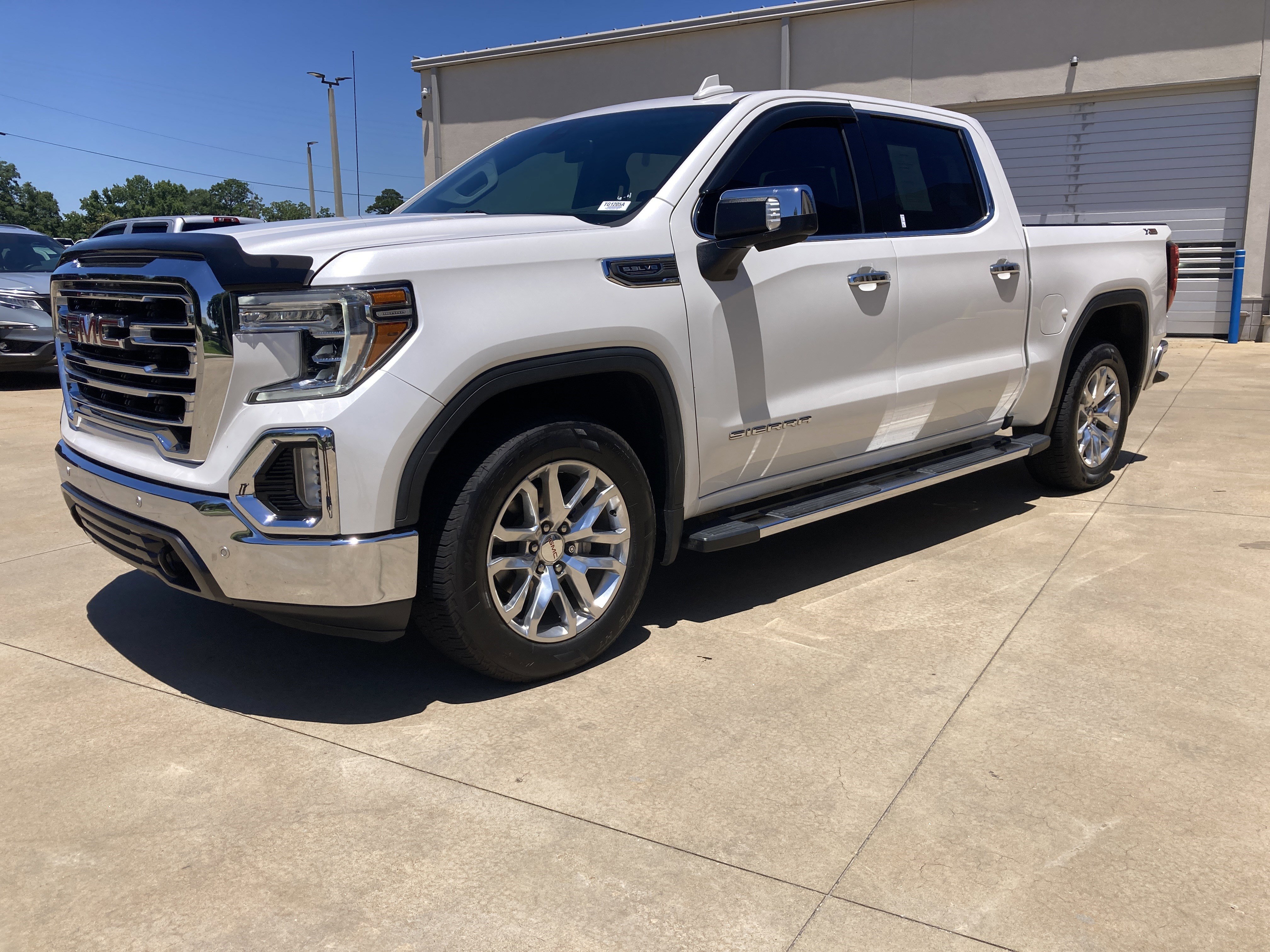 2021 GMC Sierra 4WD Crew Cab Short Box SLT's photo