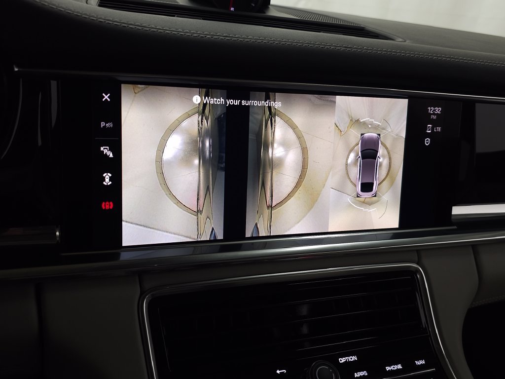 Used 2022  Porsche 4S image 31