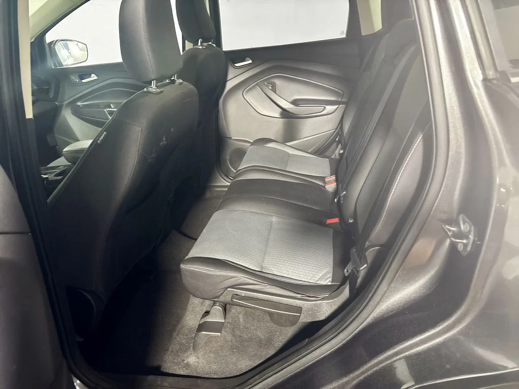 Used 2019 Gray Ford SE image 19