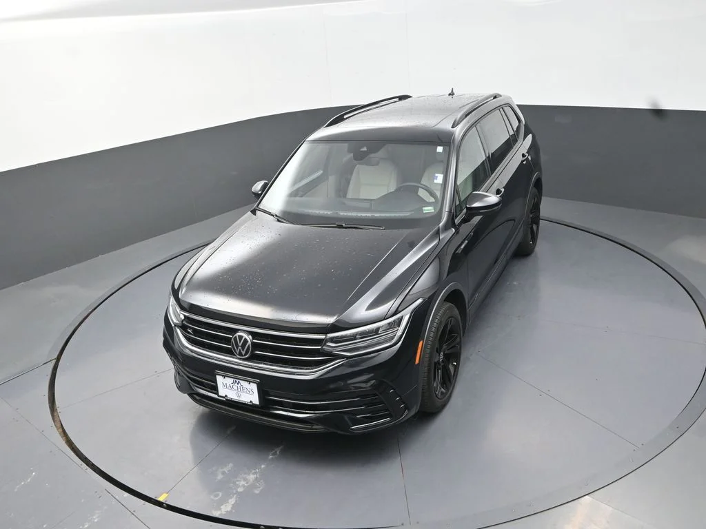 Used 2024 Black Volkswagen 2.0T SE R-Line Black image 15