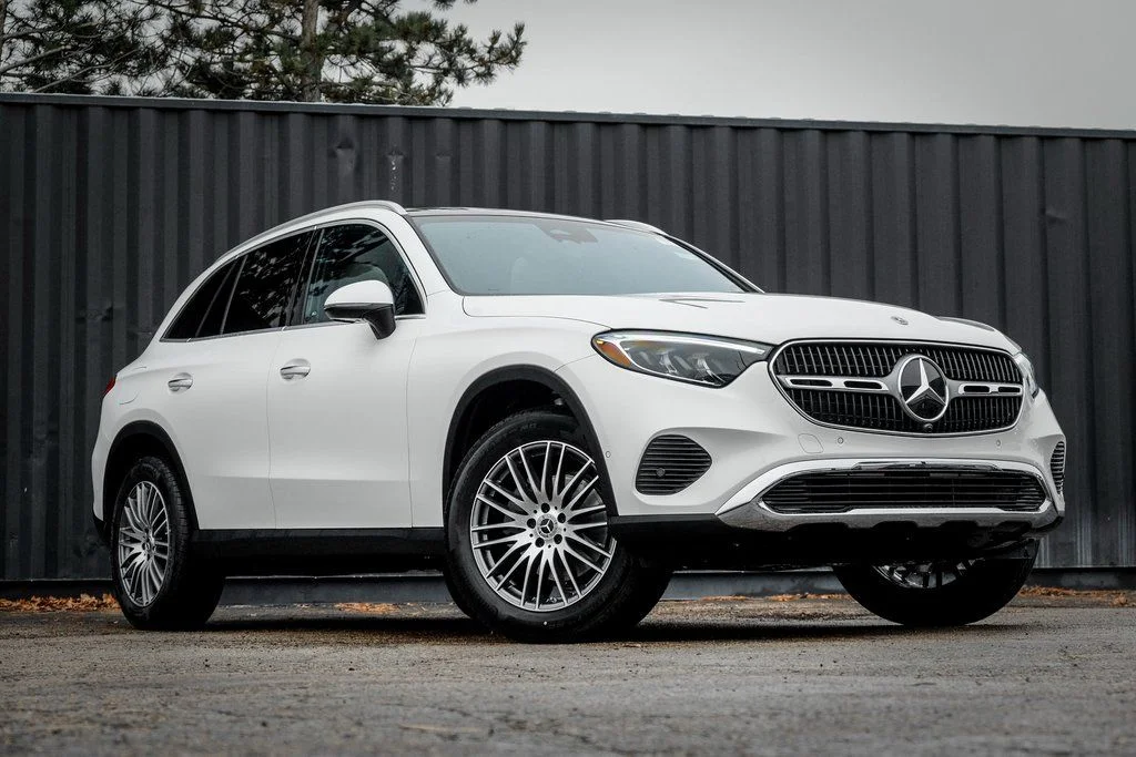 Certified Used 2026 Polar White Mercedes-Benz GLC 300 image 1