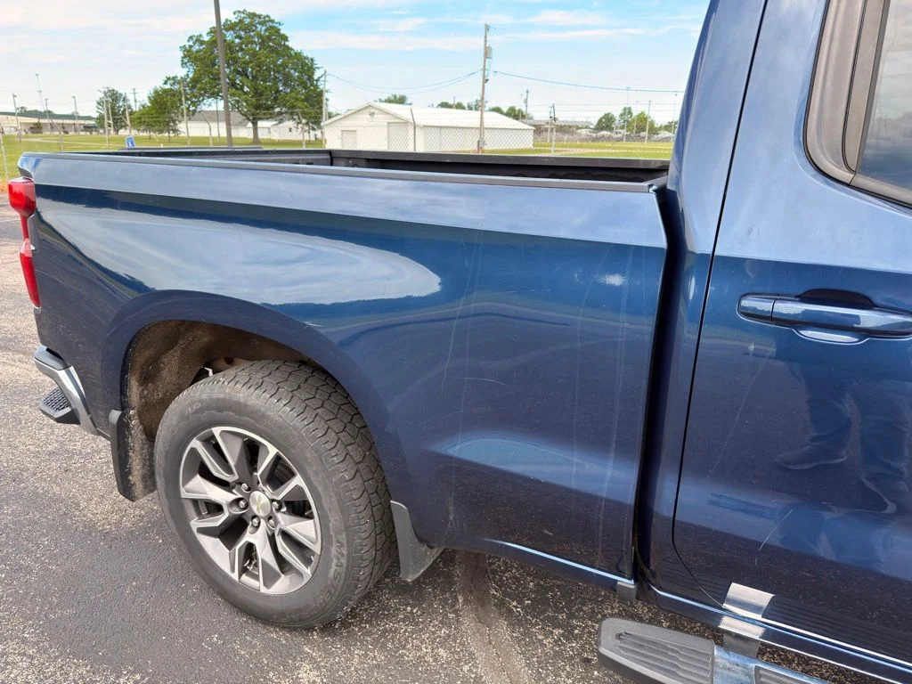 Used 2020 Blue Chevrolet LT image 4
