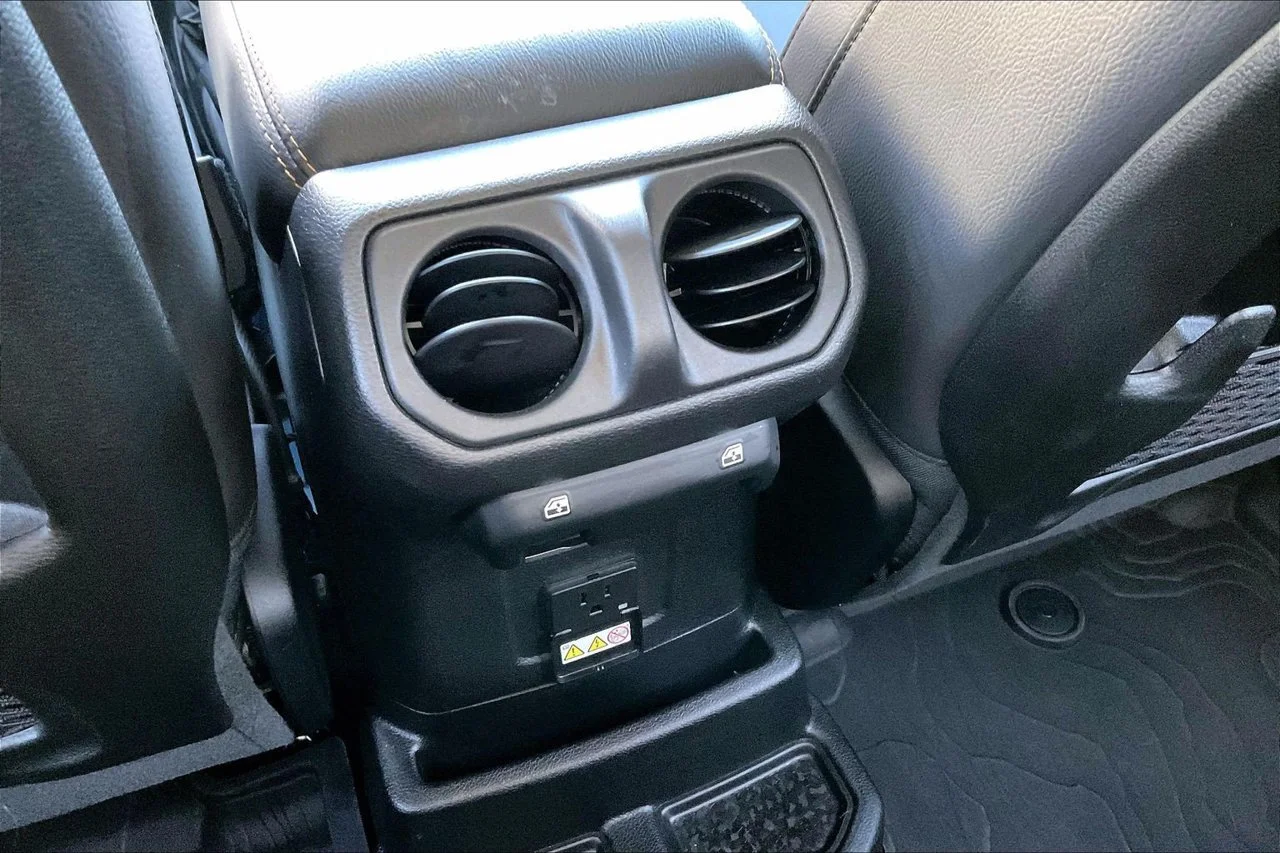 Certified Used 2025 Blue Jeep Sahara image 15