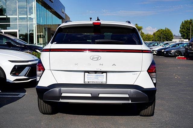 New 2026 White Hyundai SEL Premium FWD image 10