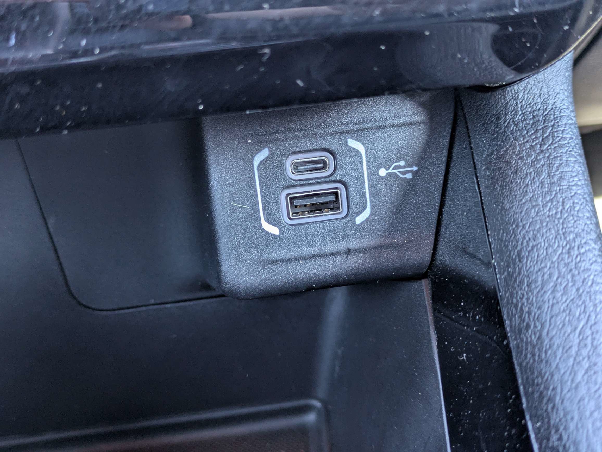 Used 2024 Diamond Black Crystal Pearlcoat Jeep Trailhawk image 21