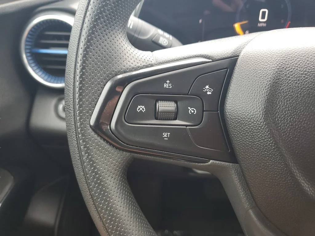 Used 2024 Summit White Chevrolet LT image 19