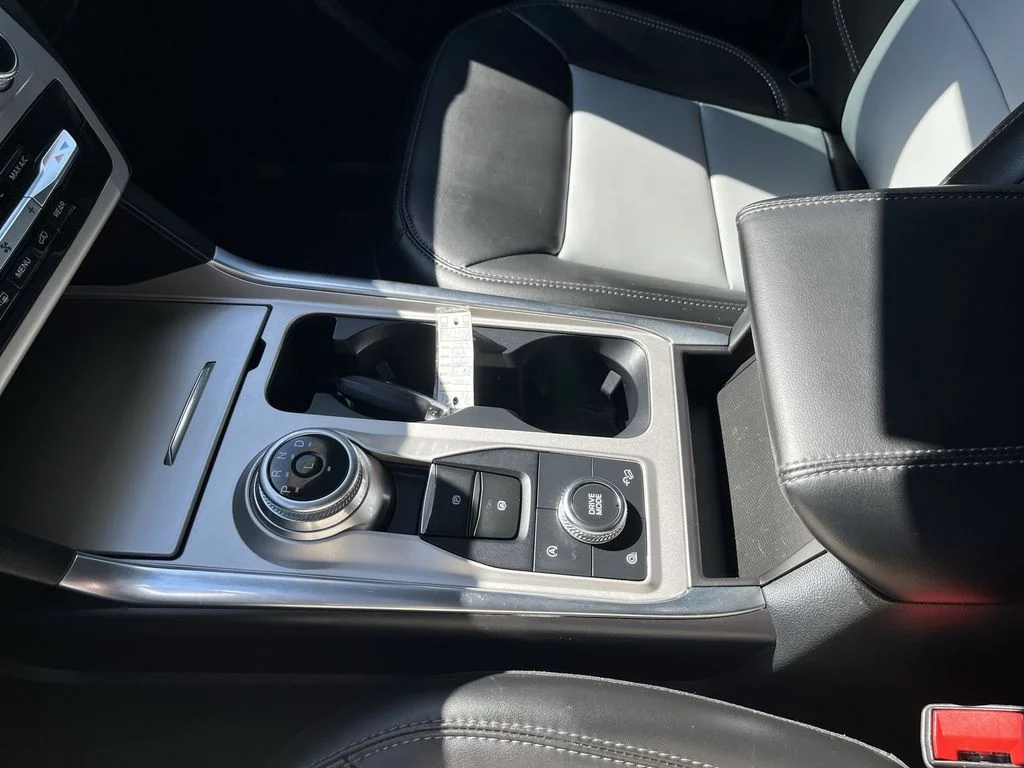 Used 2023 Silver Ford XLT image 21