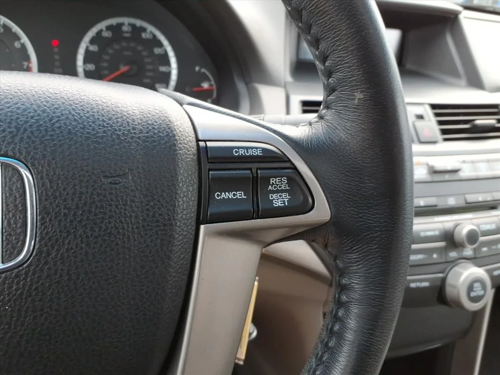 Used 2010  Honda EX-L image 19