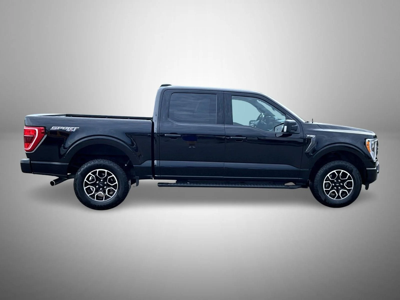 Used 2023 Black Ford XLT image 4