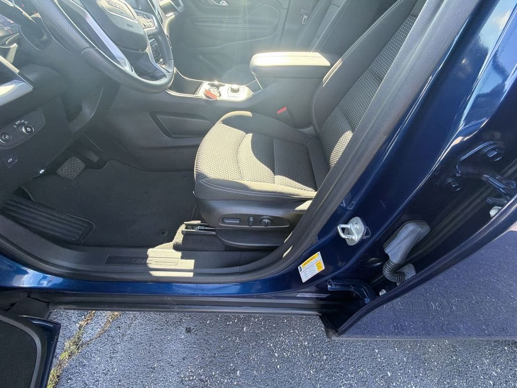 Used 2022 Blue GMC SLE image 12