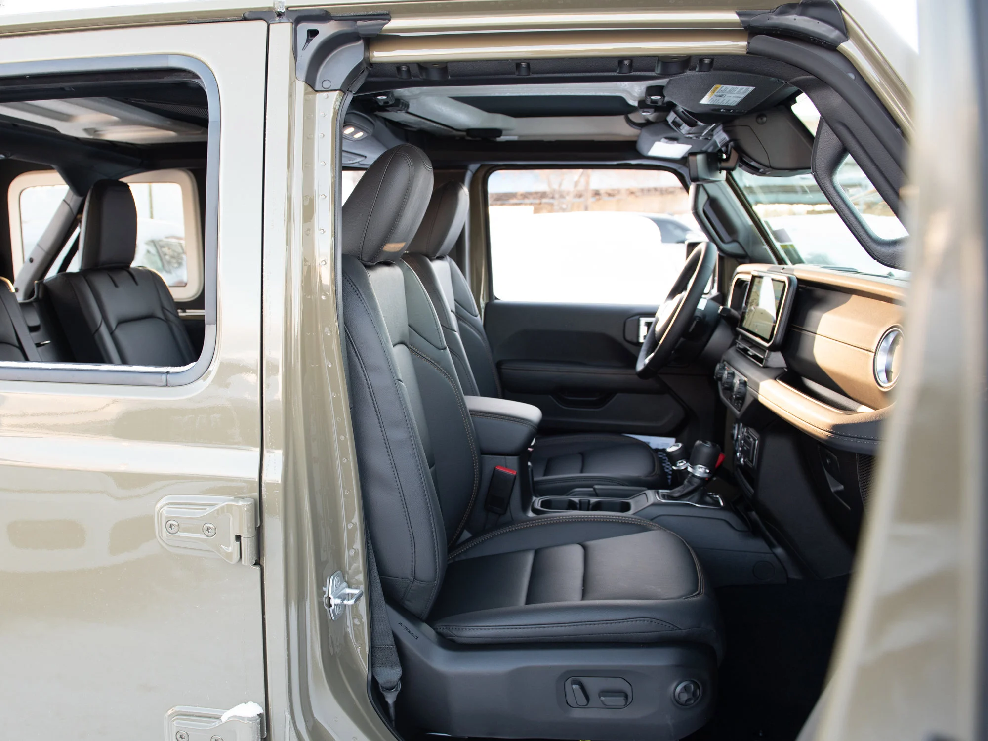 Used 2026 41 Jeep Sahara* 4 Door 4x4, McKinley Leather, Alpine Audio, Heated Seats image 25