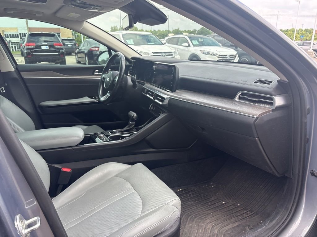 Used 2021 Everlasting Silver Kia EX image 24