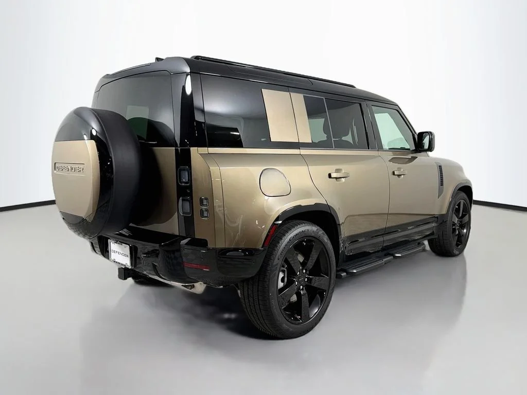 2026 Land Rover Defender X-Dynamic SE - Photo 5