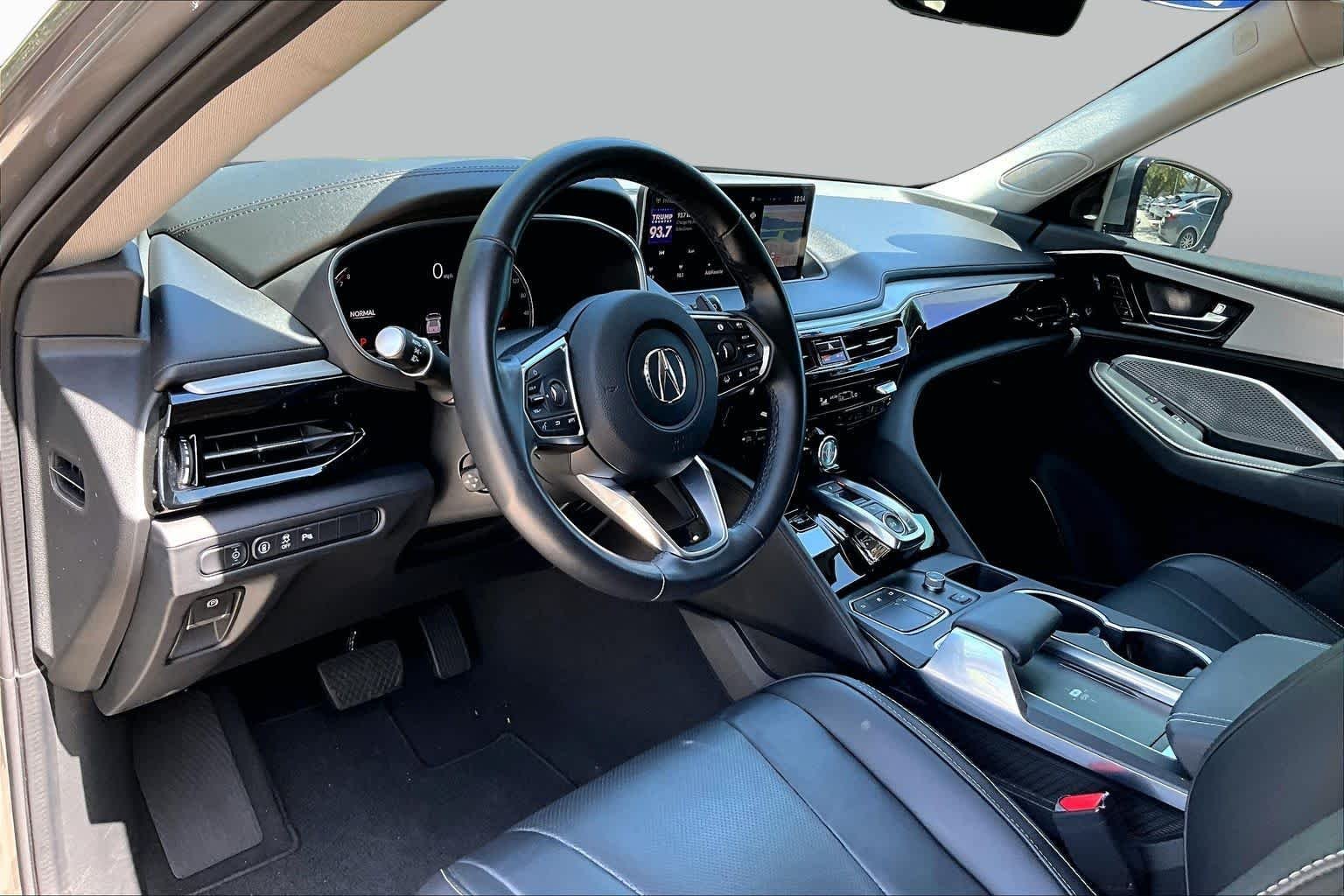 Used 2024 Liquid Carbon Metallic Acura w/Technology Package image 18