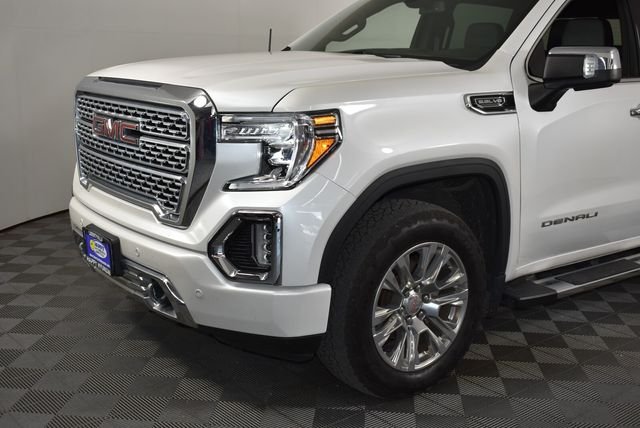 Used 2020  GMC Denali image 2