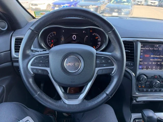 Used 2018 Rhino Clearcoat Jeep Altitude image 16
