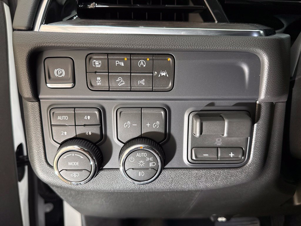 2027 Chevrolet Tahoe Z71 - Photo 16