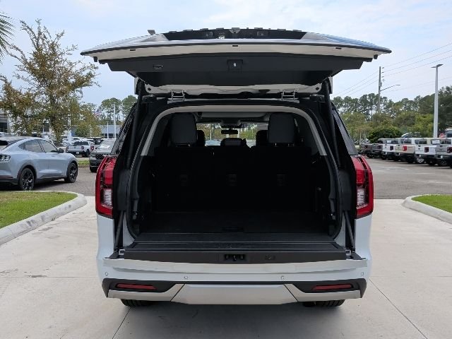 Certified Used 2025 Oxford White Ford Platinum image 15