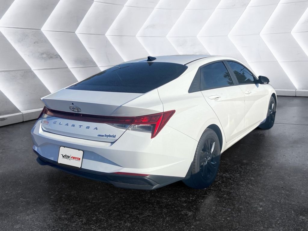 Used 2023 White Hyundai Blue image 4