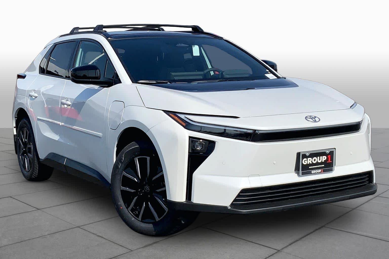 New 2026 Wind Chill Pearl Toyota XLE image 2