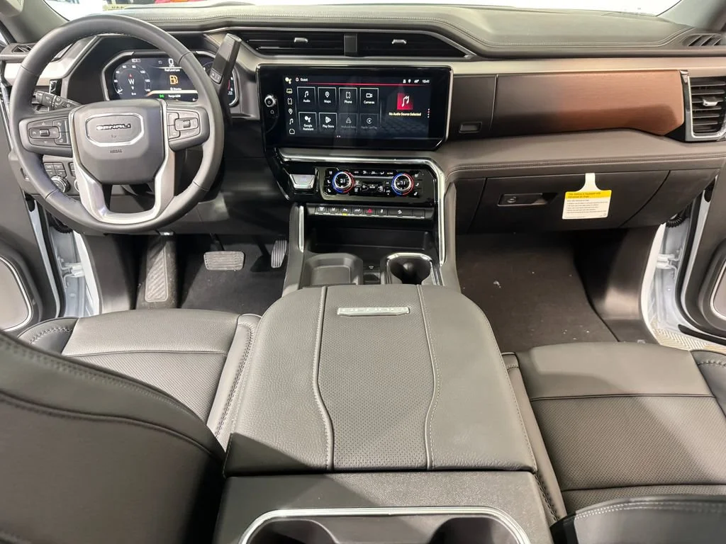 2026 GMC Sierra 3500HD Denali - Photo 17