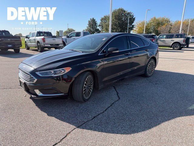 Used 2018 Shadow Black Ford SE image 5