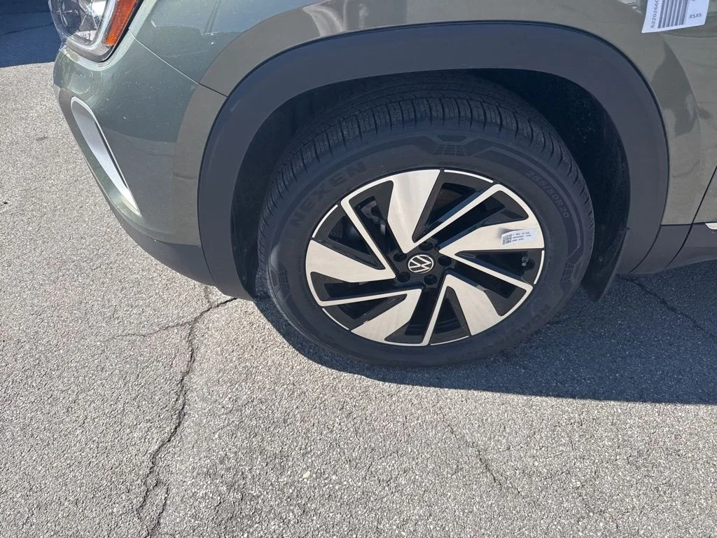 New 2026 Green Volkswagen 2.0T SEL image 9