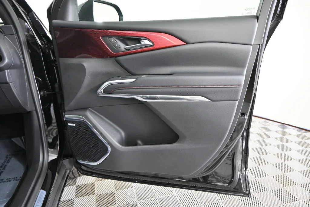 2026 Chevrolet Traverse Z71 - Photo 12